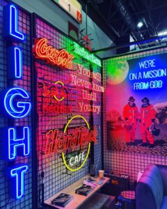 Blask neonu: dominujące branże i miejsca reklamy świetlnej neonowej